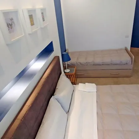 Monterosa Con Piscina Couette-café Castronno