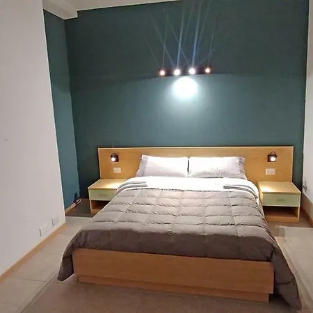 Bed & Breakfast Monterosa Con Piscina Castronno